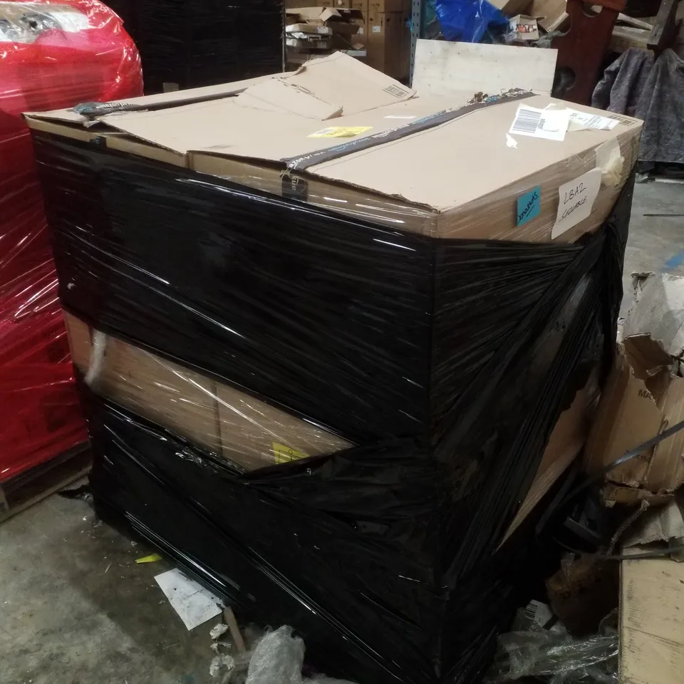 PALLET CONTAINING LARGE QUANTITY OF FONTEVIVA MINERAL WATER