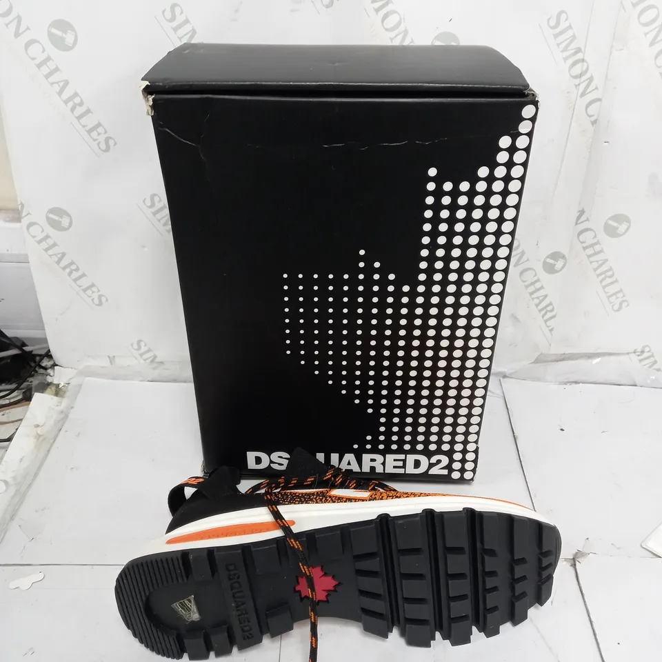 BOXED PAIR OF DSQUARED2 RUNDS2 SOCK TRIM UK 8.75