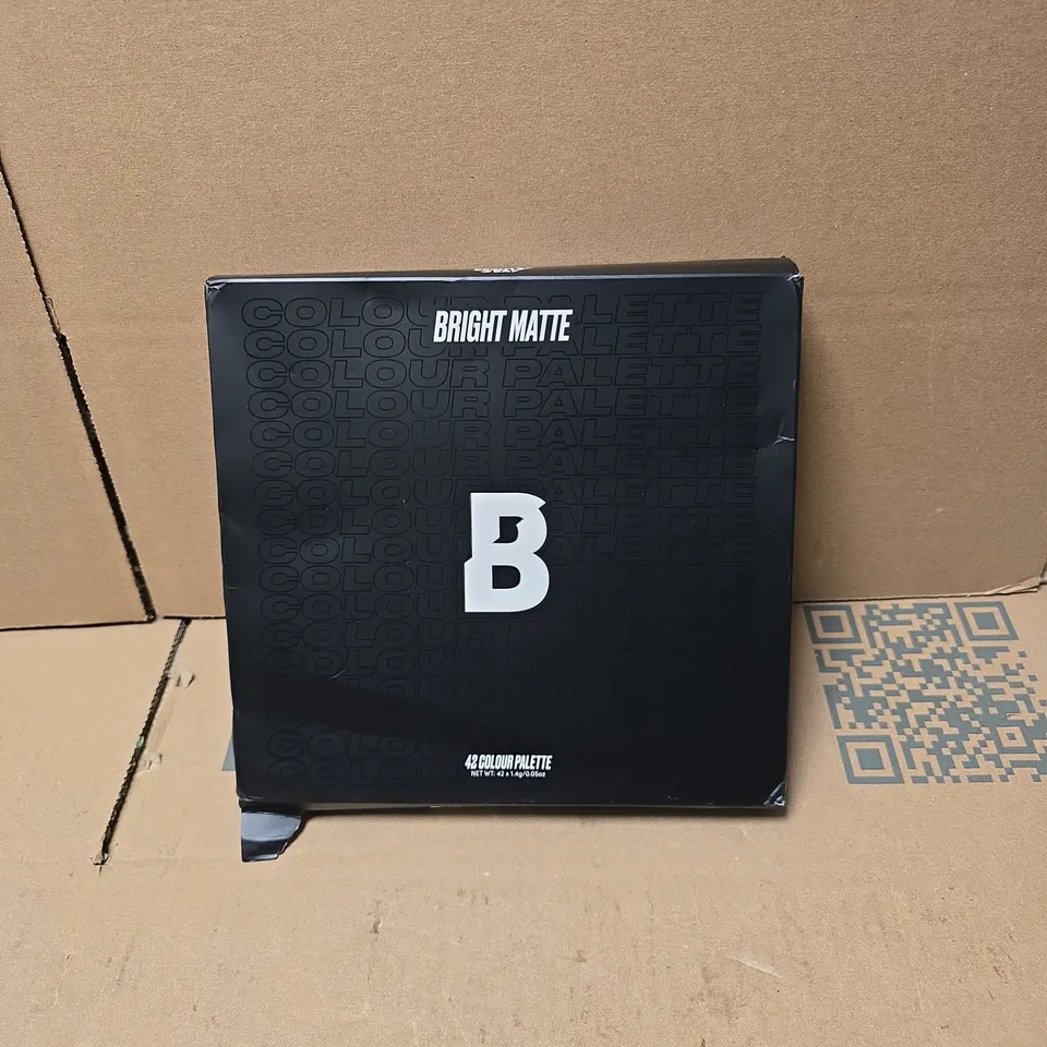 BEAUTY BAY BRIGHT MATTE 42 COLOUR PALETTE BOXE