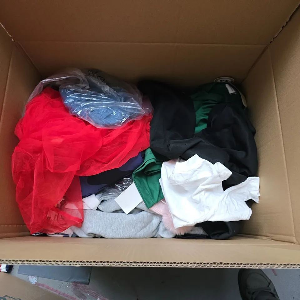 LARGE QUANTITY OF ASSORTED KIDS CLOTHING ITEMS TO INCLUDE NEXT, FALCON AND SHEIN