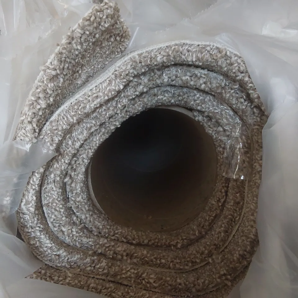ROLL OF QUALITY FIRST IMPRESSIONS FRESH CARPET - APPROXIMATELY 2 x 5m