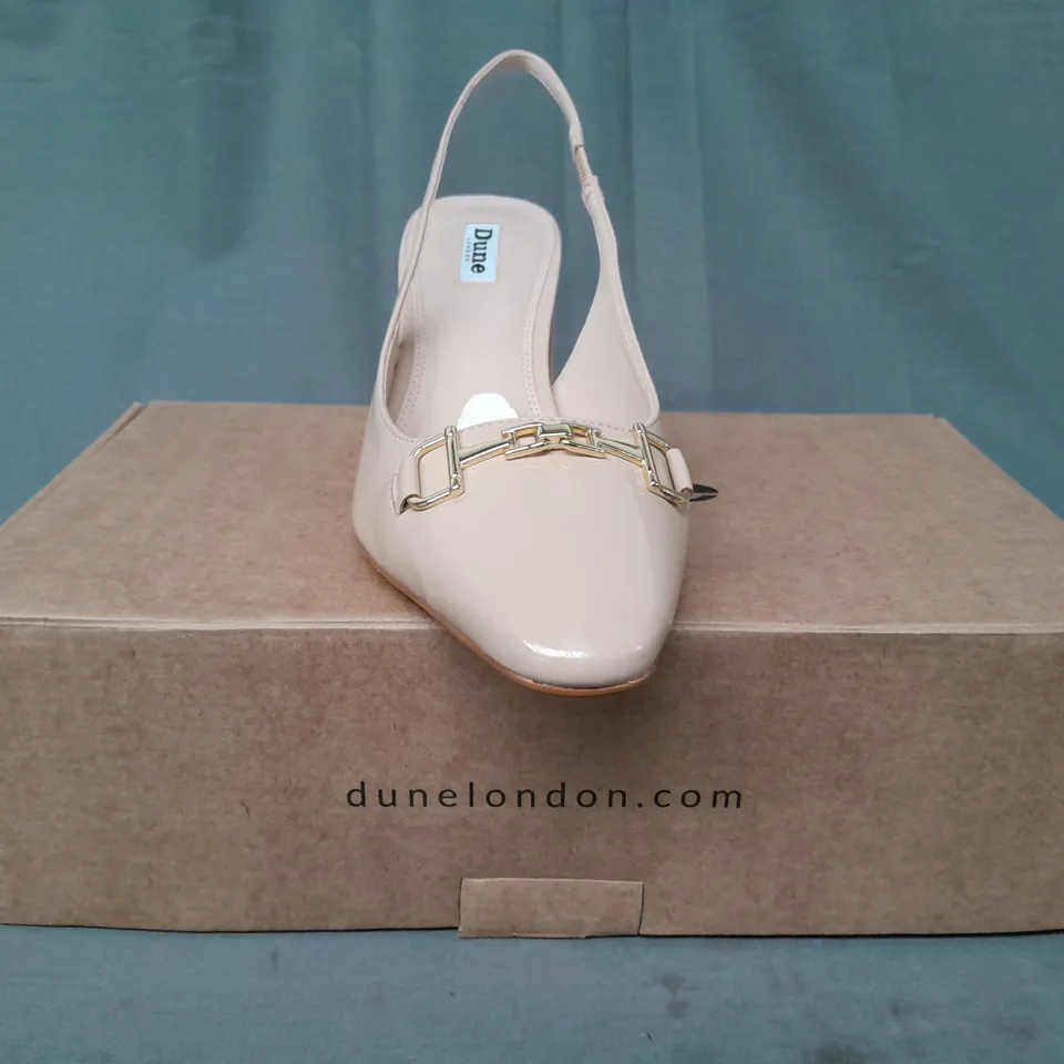 BOXED PAIR OF DUNE LONDON CLOSED TOE BLOCK HEEL SANDALS IN BLUSH SIZE 6