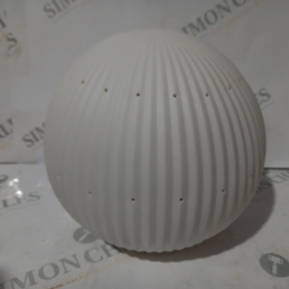 BOXED KELLY HOPPEN SET OF 2 LARGE CERAMIC LIGHT UP ORNAMENTS
