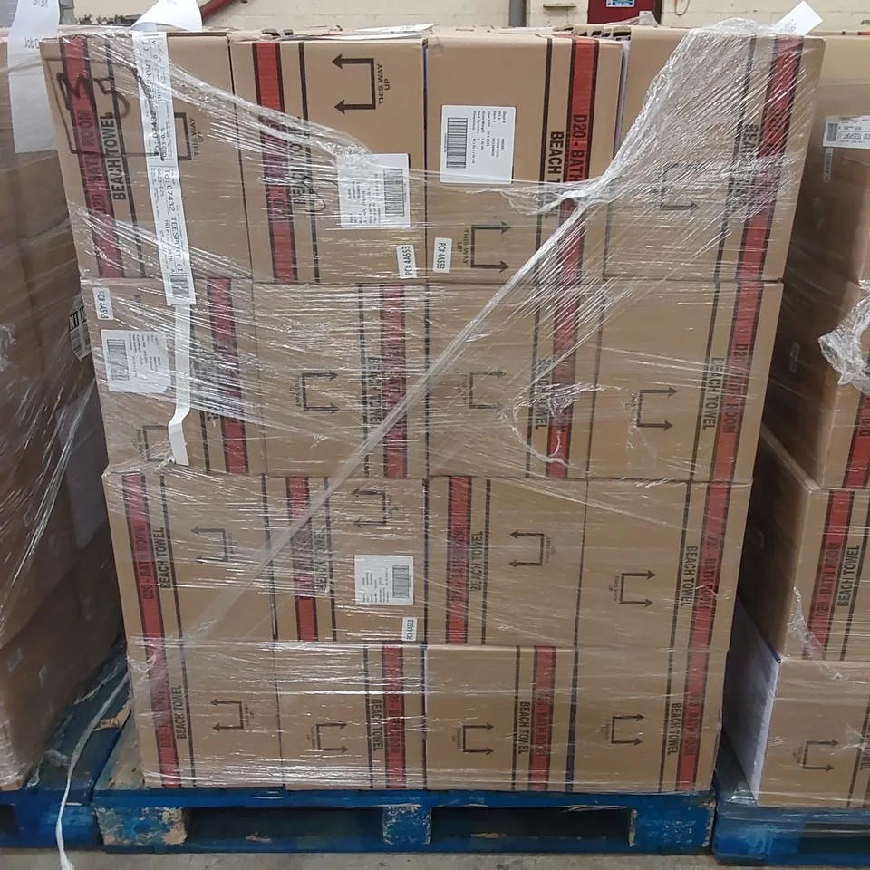 PALLET TO CONTAIN APPROX 48 BOXES OF BRAND NEW UNION JACK BEACH TOWELS - 9 TOWELS PER BOX // SIZE: APPROX 71 X 152cm // COMBINED RRP £2,376.00