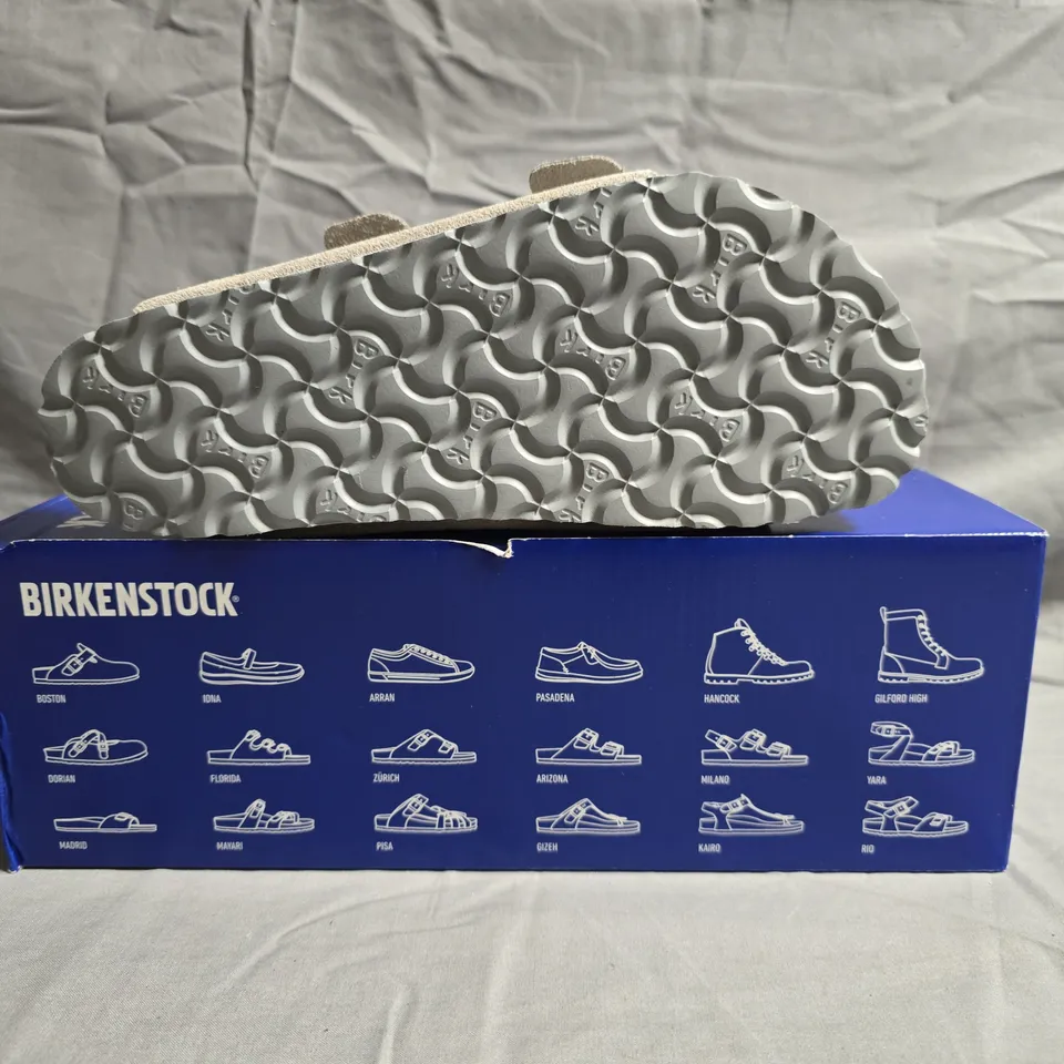 BOXED PAIR OF BIRKENSTOCK ARIZONA BS SANDALS IN STONE SIZE UK 3.5