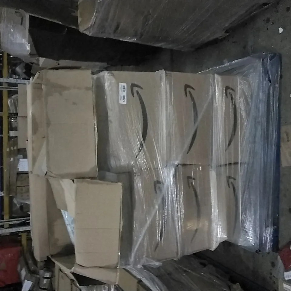 PALLET OF ASSORTED ITEMS INCLUDING STRONG SUCTION BATH MAT, EONO PHONE ARMBAND POUCH, ARTEESOL HULA HOOP, ROMANIAN MEN'S MEASURING DEVICE, MEASURING SPOONS, GREEN MIDGET POP