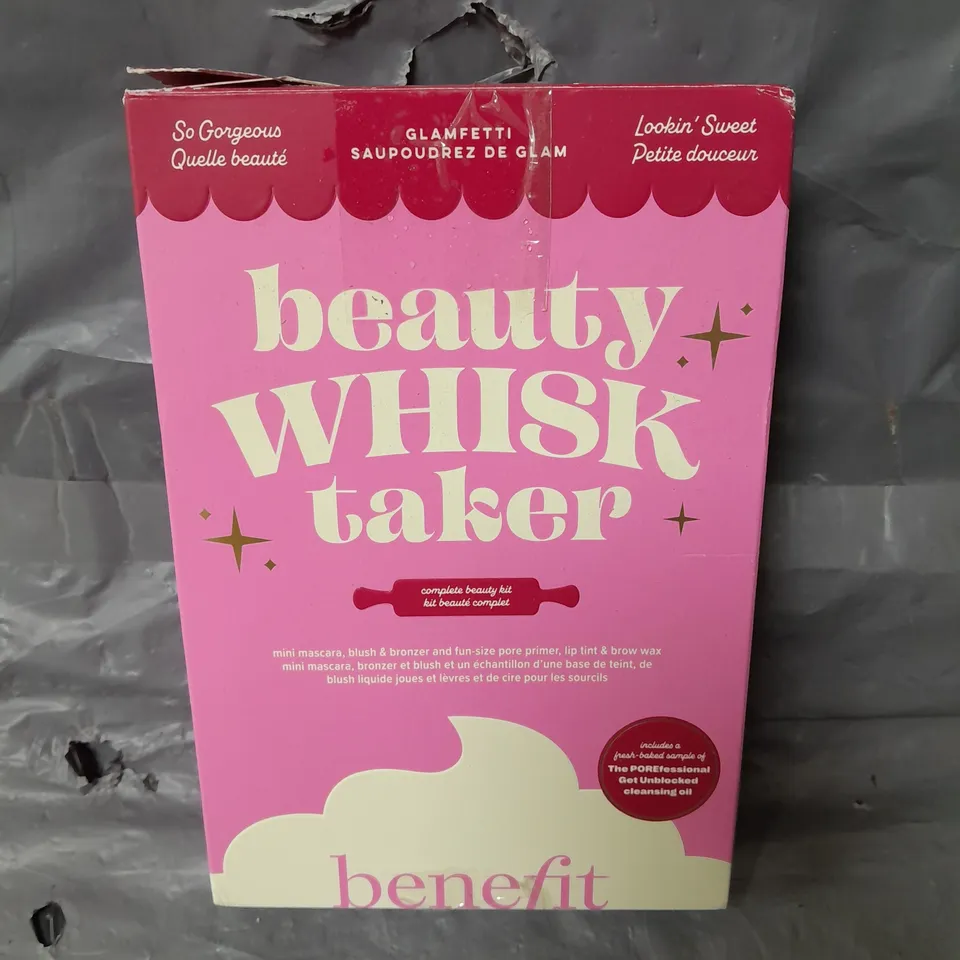 BOXED BEAUTY WHISK TAKER FULL FACE GIFT SET