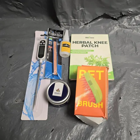 APPROXIMATELY 12 ASSORTED HOUSEHOLD ITEMS TO INCLUDE - WELLNEE HERBAL KNEE PATCH - DIGITAL FOOD THERMOMETER - SHOEBOY'S SHOE CREAM - COLLECTION ONLY - ETC