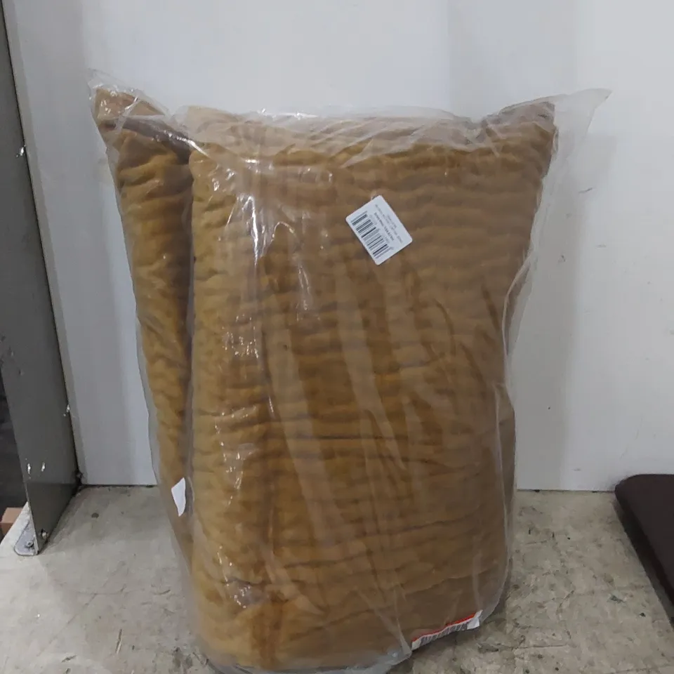 BAGGED HAZE HANDMADE THROW BLANKET - MUSTARD // SIZE: 140 X 220cm