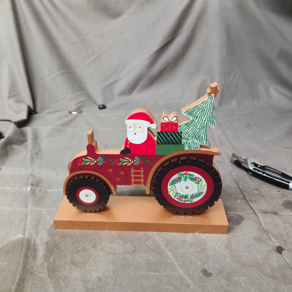 24X GISELA GRAHAM SANTA ON A TRACTOR DECORATIONS