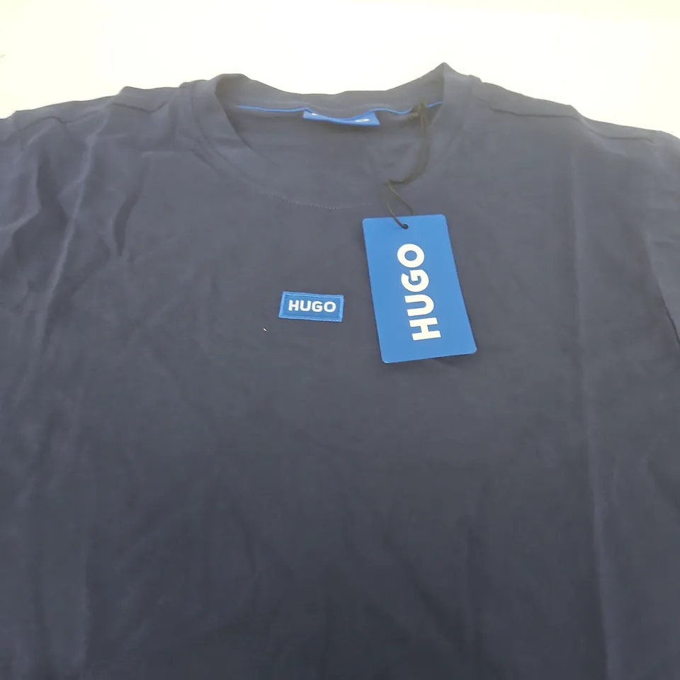 HUGO BOSS T-SHIRT – NAVY - SIZE S