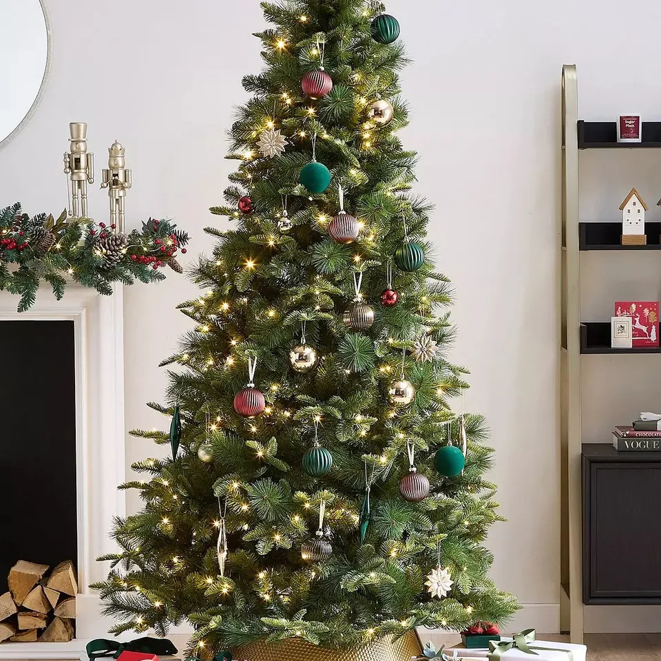 BOXED 7FT ASPEN PRE LIT CHRISTMAS TREE WITH DUAL COLOUR TWINKLE LIGHTS