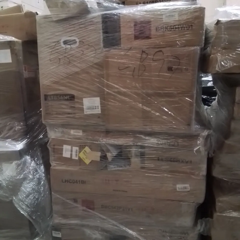 PALLET OF ASSORTED HOUSEHOLD GOODS AND PRODUCTS TO INCLUDE;TRASH CAN,LADDER SHELF,MAILBOX 