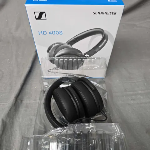 BOXED SENNHEISER HD400S HEADPHONES