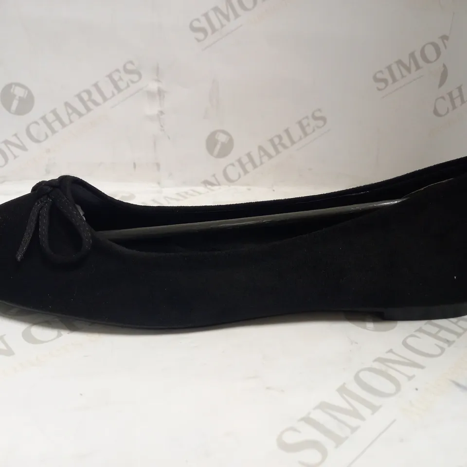 PRETTY LITTLE THING BOW BALLET FLATS UK SIZE 8