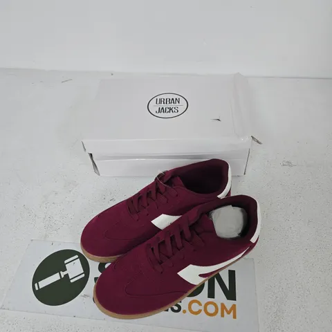 UK 8 URBAN JACKS MATISE BURGUNDY SNEAKERS – WOMEN