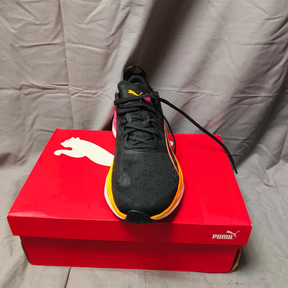 BOXED PAIR OF PUMA RUNNING SHOES – BLACK/ORANGE, MEN'S SIZE 8 AND A HALF