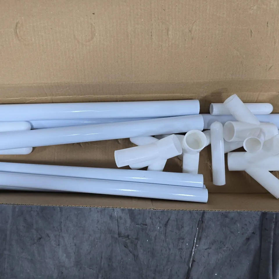 BOXED COAT RACK IN WHITE