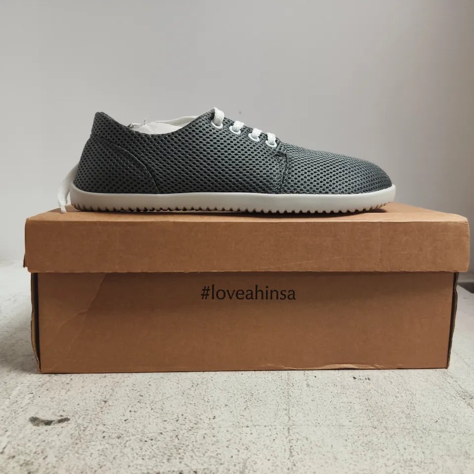 BOXED PAIR OF AHINSA SHOES IN GREY SIZE EU 39