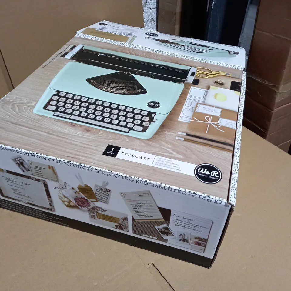 WE R MEMORY KEEPERS TYPECAST TYPEWRITER