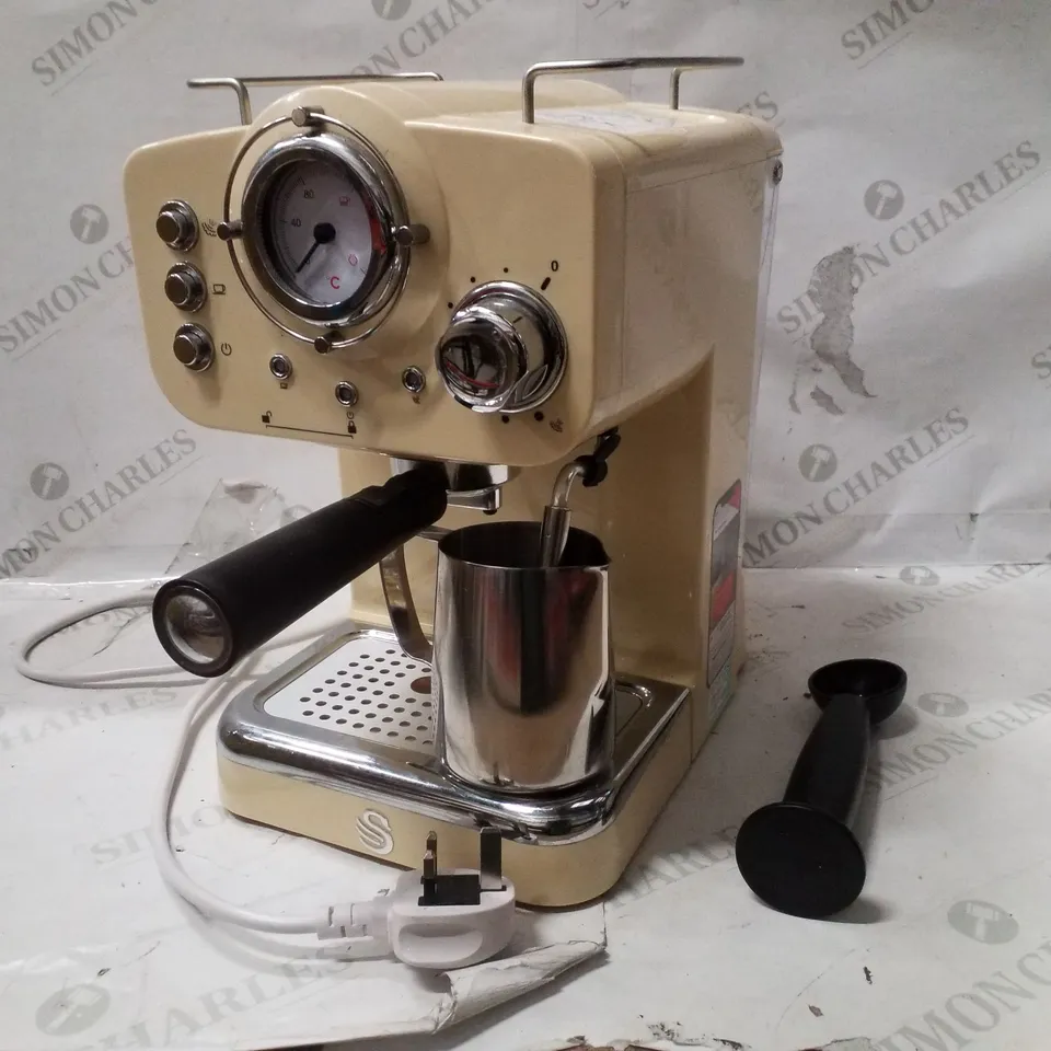 BOXED SWAN SK22110CN RETRO 1100W ESPRESSO COFFEE MACHINE WITH MILK FROTHER, STEAM PRESSURE CONTROL & 1.2L DETACHABLE WATER TANK - RETRO CREAM 