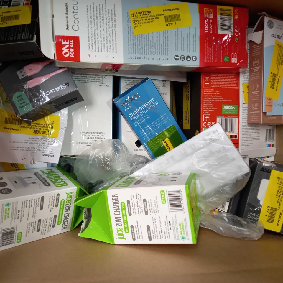 BOX OF APPROIAMTELY 20 ASSORTED ELECTRICAL ITEMS TO INCLUDE ASDA TECH 3-WAY HDMI SELECTOR, BLACKWEB WIRELESS MOUSE, ASDA TECH POWER BANK, ETC