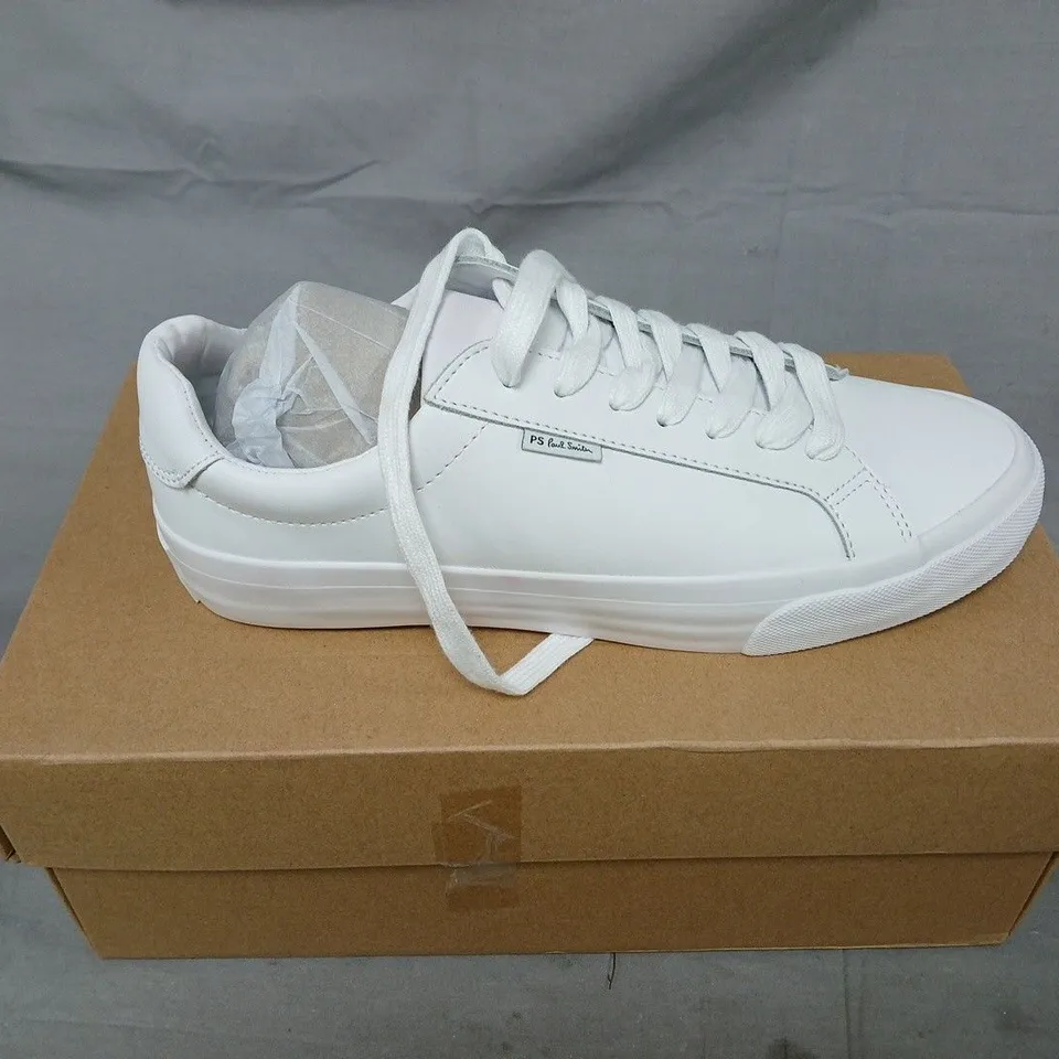 PAUL SMITH WHITE LEATHER SNEAKERS. SIZE UK 7