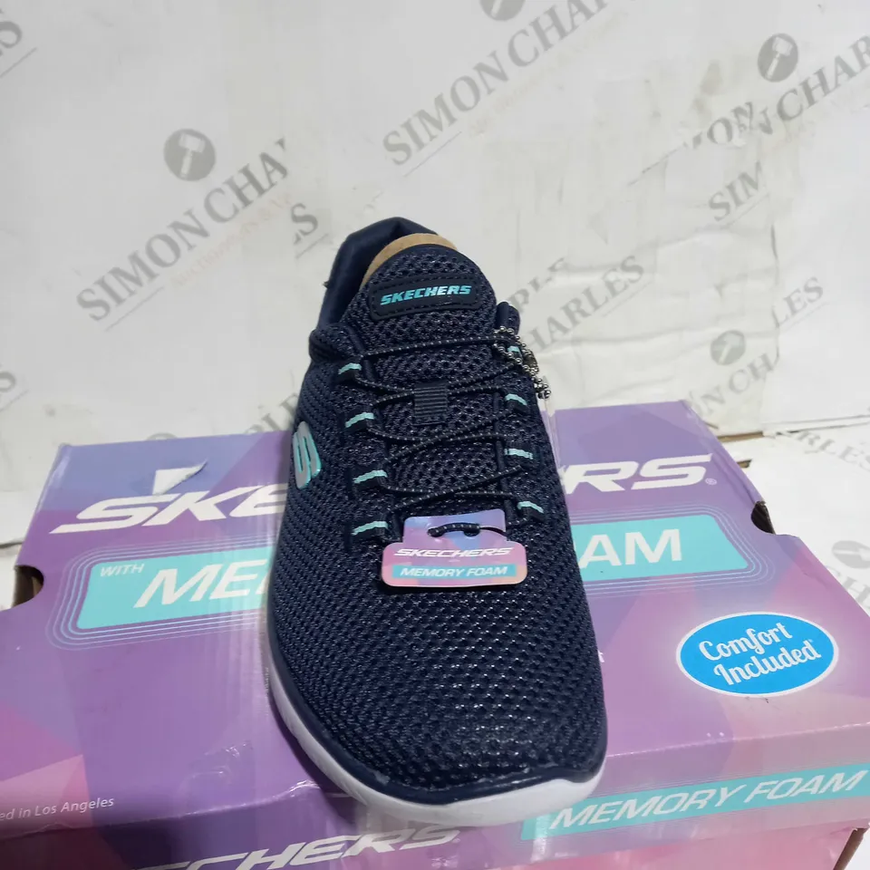 BOXED NAVY/LIGHT BLUE SKETCHERS MEMORY FOAM TRAINERS - UK SIZE 5