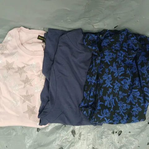 BOX OF APPROXIMATELY 30 ASSORTED CLOTHING AND FASHION ITEMS TO INCLUDE FRANK USHER, RUTH LANGSFORD, ETC - COLLECTION ONLY