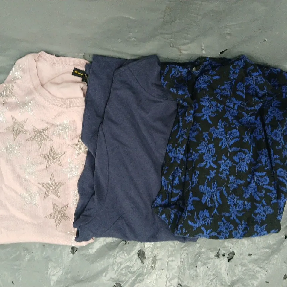 BOX OF APPROXIMATELY 30 ASSORTED CLOTHING AND FASHION ITEMS TO INCLUDE FRANK USHER, RUTH LANGSFORD, ETC - COLLECTION ONLY
