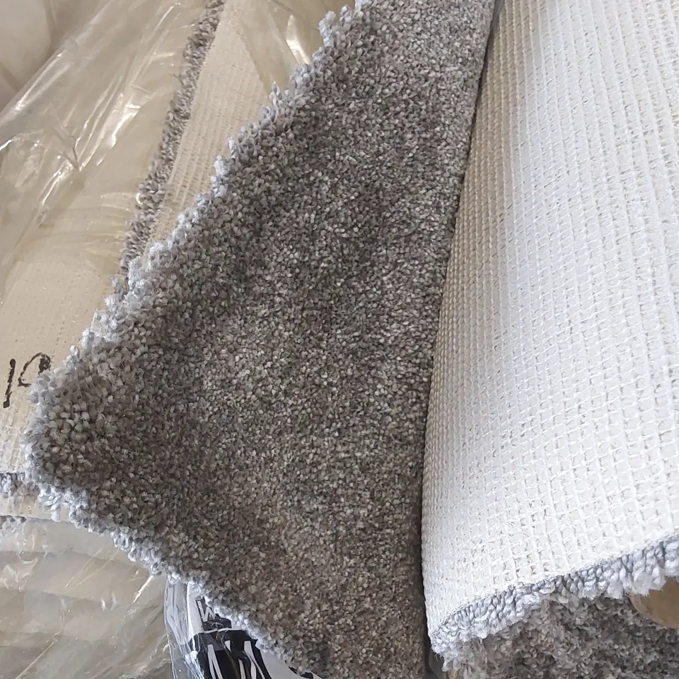 ROLL OF QUALITY CLASSIC CHARM AB ASH GREY CARPET // SIZE: APPROX 4 X 5.3m