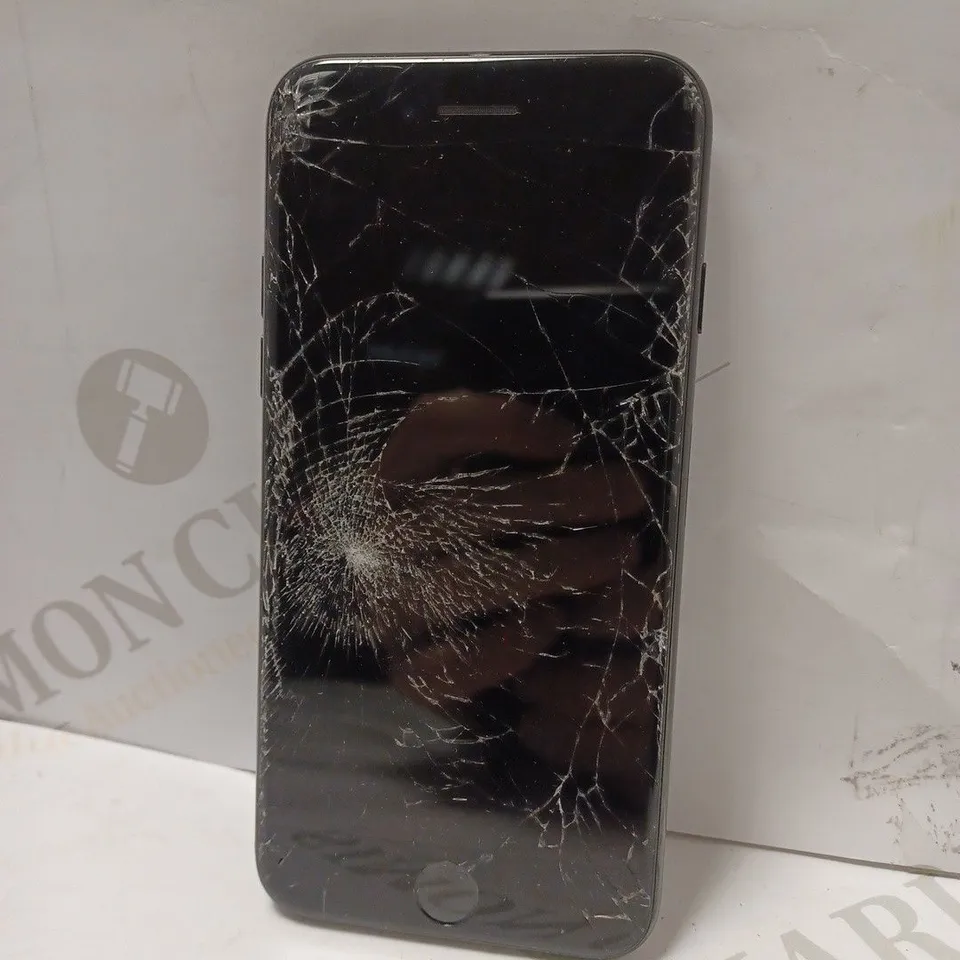 APPLE IPHONE 7 (A1778) SMARTPHONE
