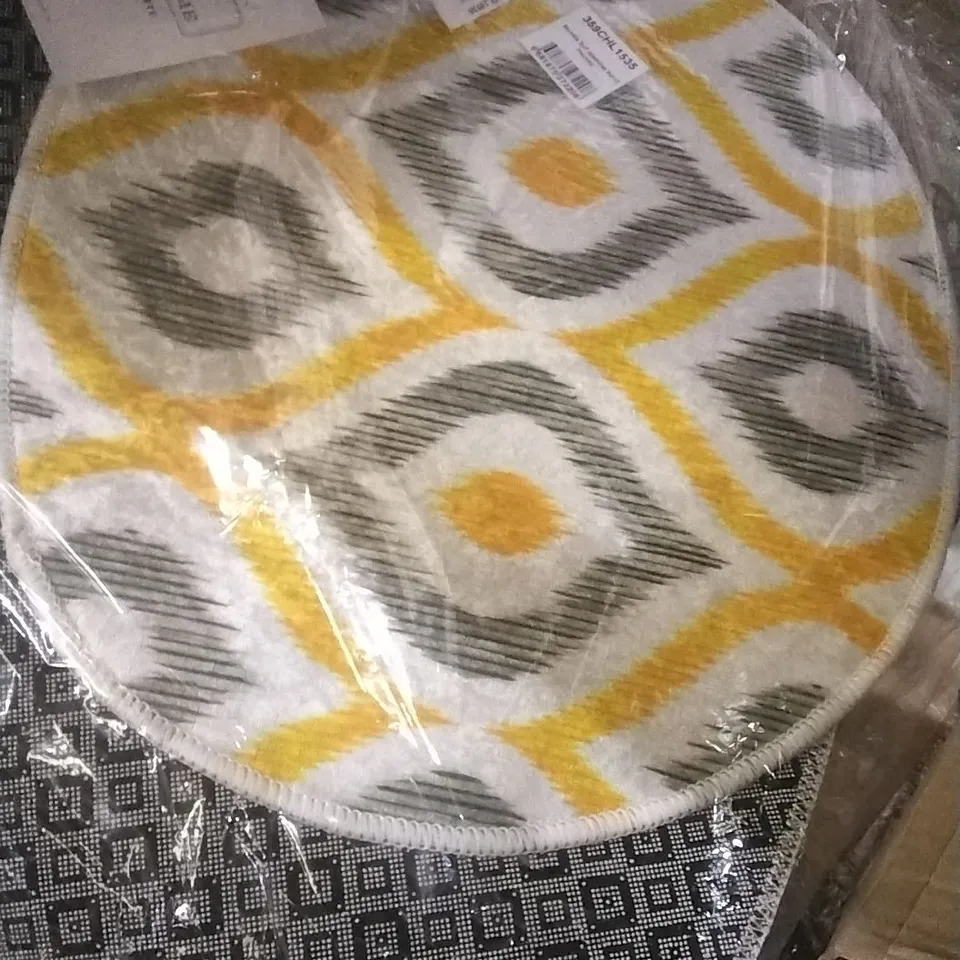 WRAPPED CHILAI  HOME 2 PIECE BATHMAT SET IN BLOND8E DJT