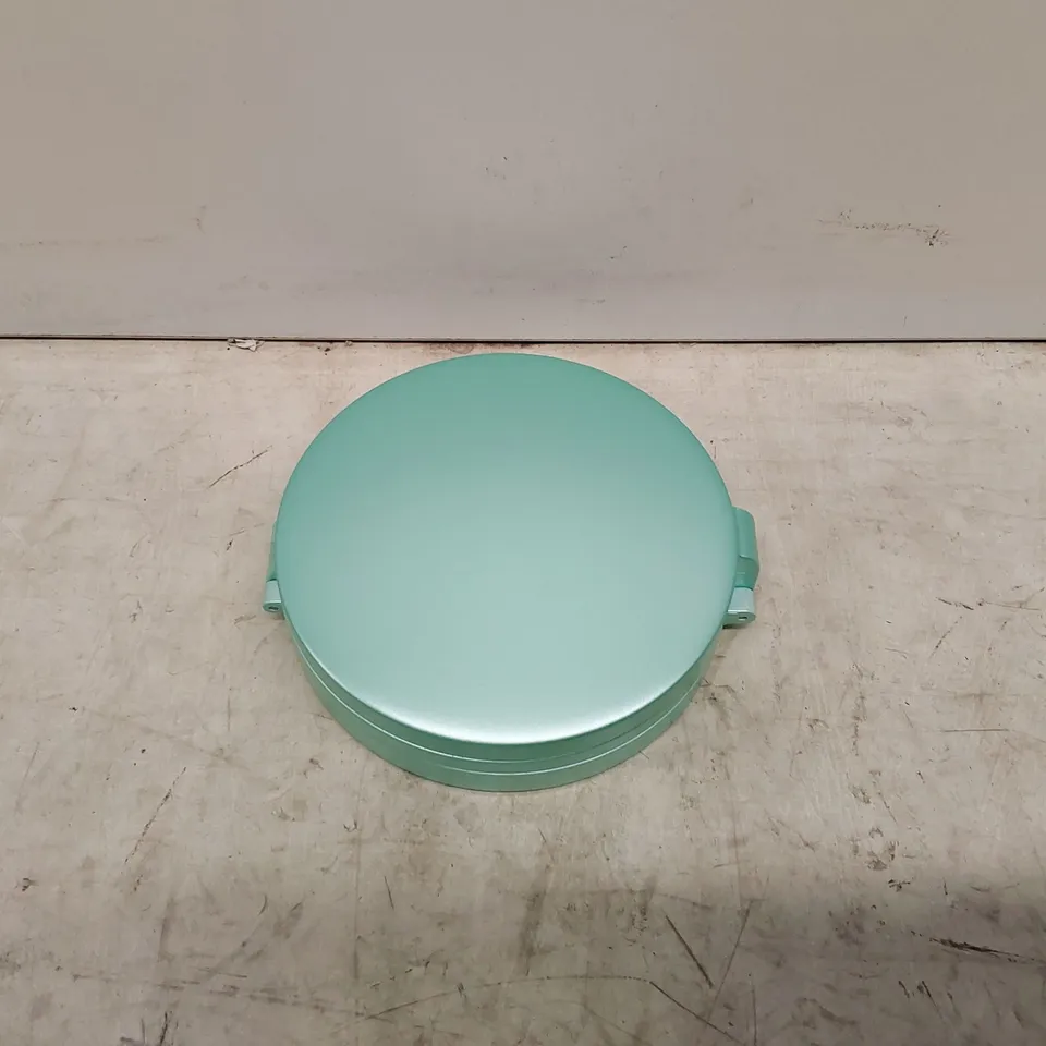 BOXED SIMPLY BEAUTY FOLDING TRIO MIRROR, MINT GREEN (1 BOX)