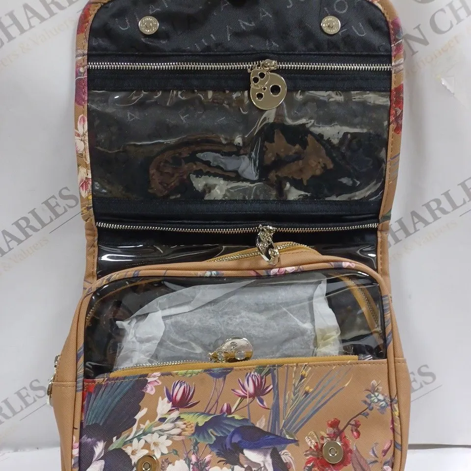 BOX OF APPROX 7 JOANA FULANA TROPIC FLORAL PREMIUM COLLECTION TAN STORAGE BAGS	