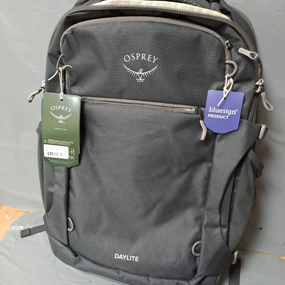 OSPREY DAYLITE 44L TRAVEL BAG IN NAVY