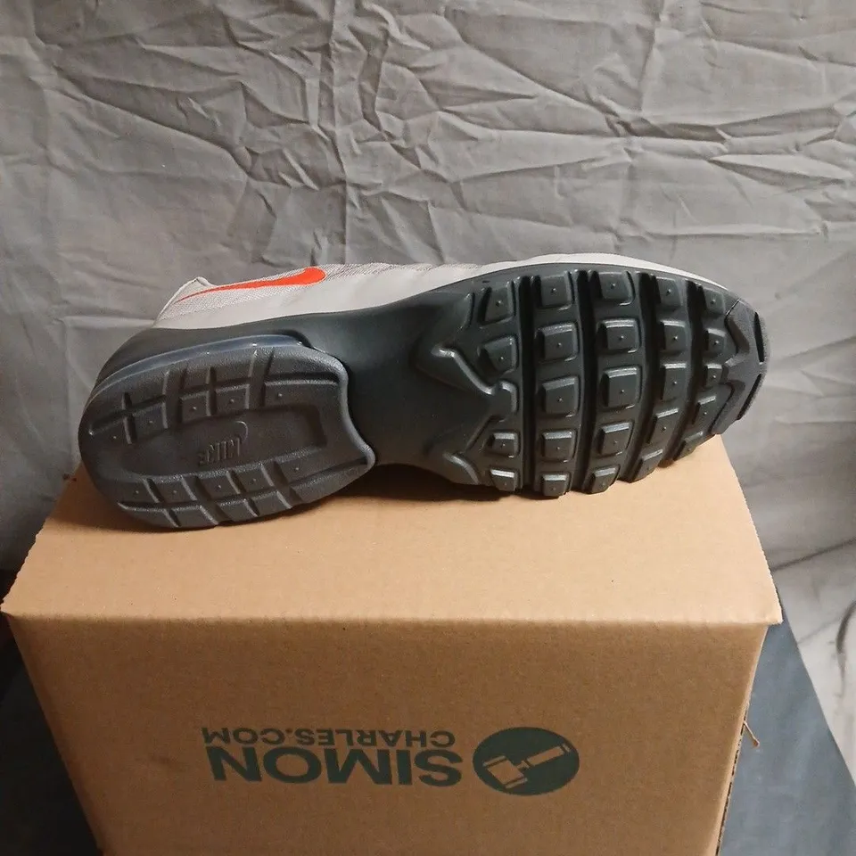 NIKE GREY RUNNING SNEAKERS WITH ORANGE SWOOSH – SIZE 8.5