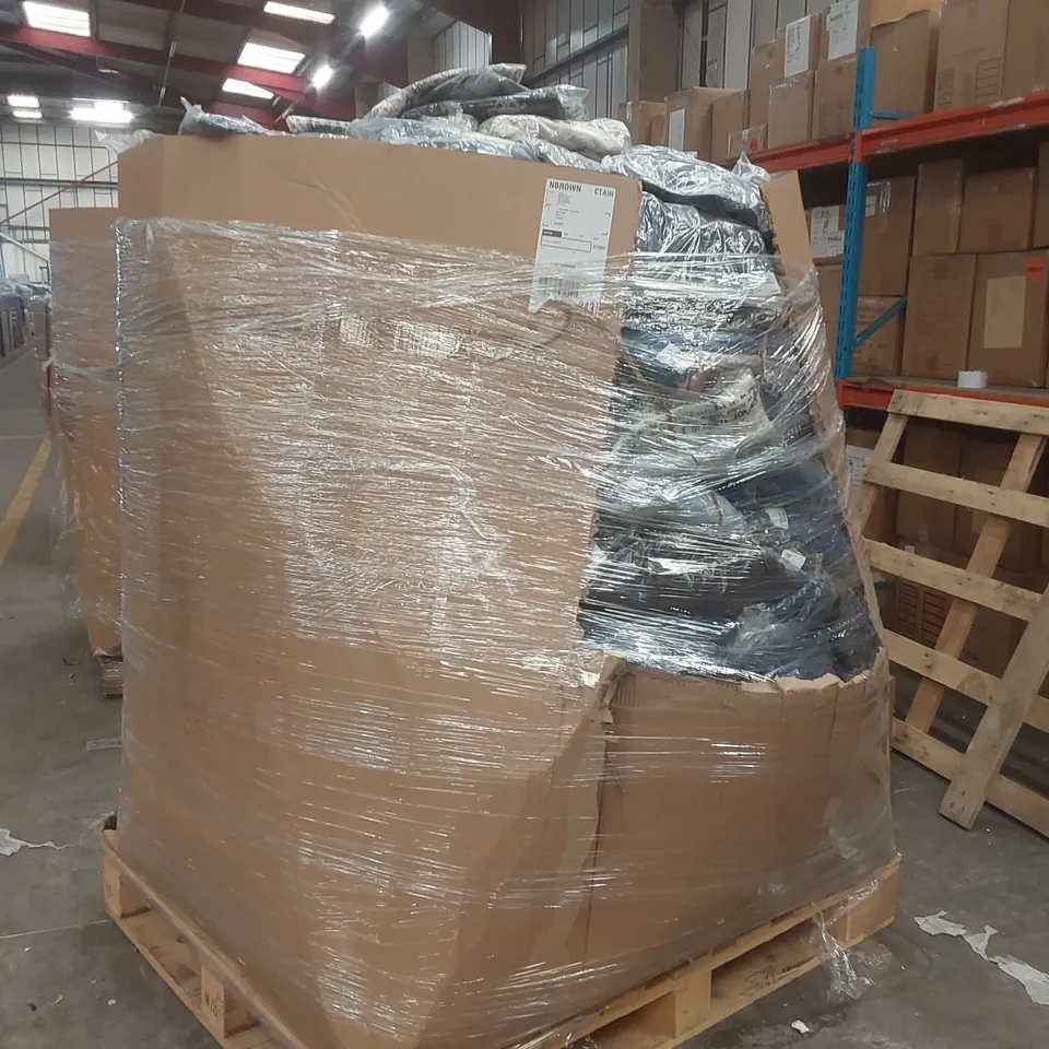 PALLET CONTAINING APPROXIMATELY 490x BRAND NEW ASSORTED DESIGNER CLOTHING ITEMS