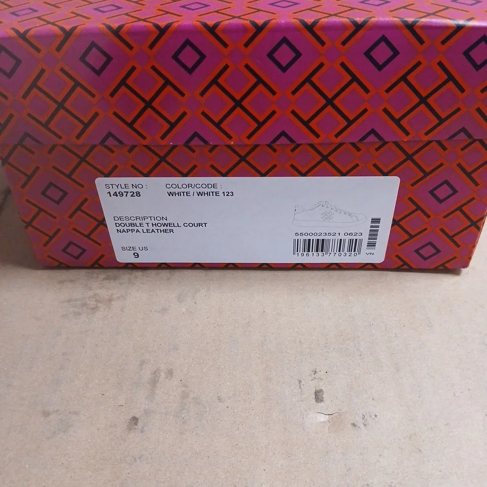 TORY BURCH WHITE LEATHER SNEAKERS – WOMEN’S BOXED SIZE USA 9