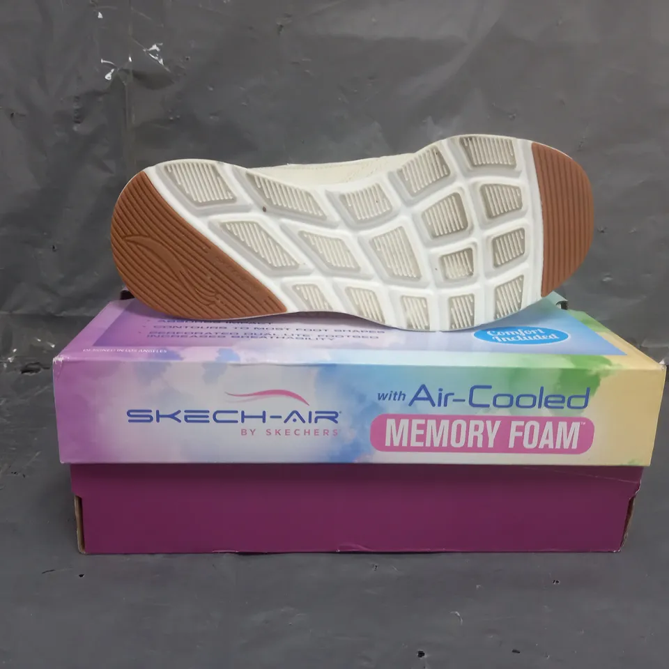 SKECH-AIR BY SKECHERS TRAINERS WHITE SIZE 3