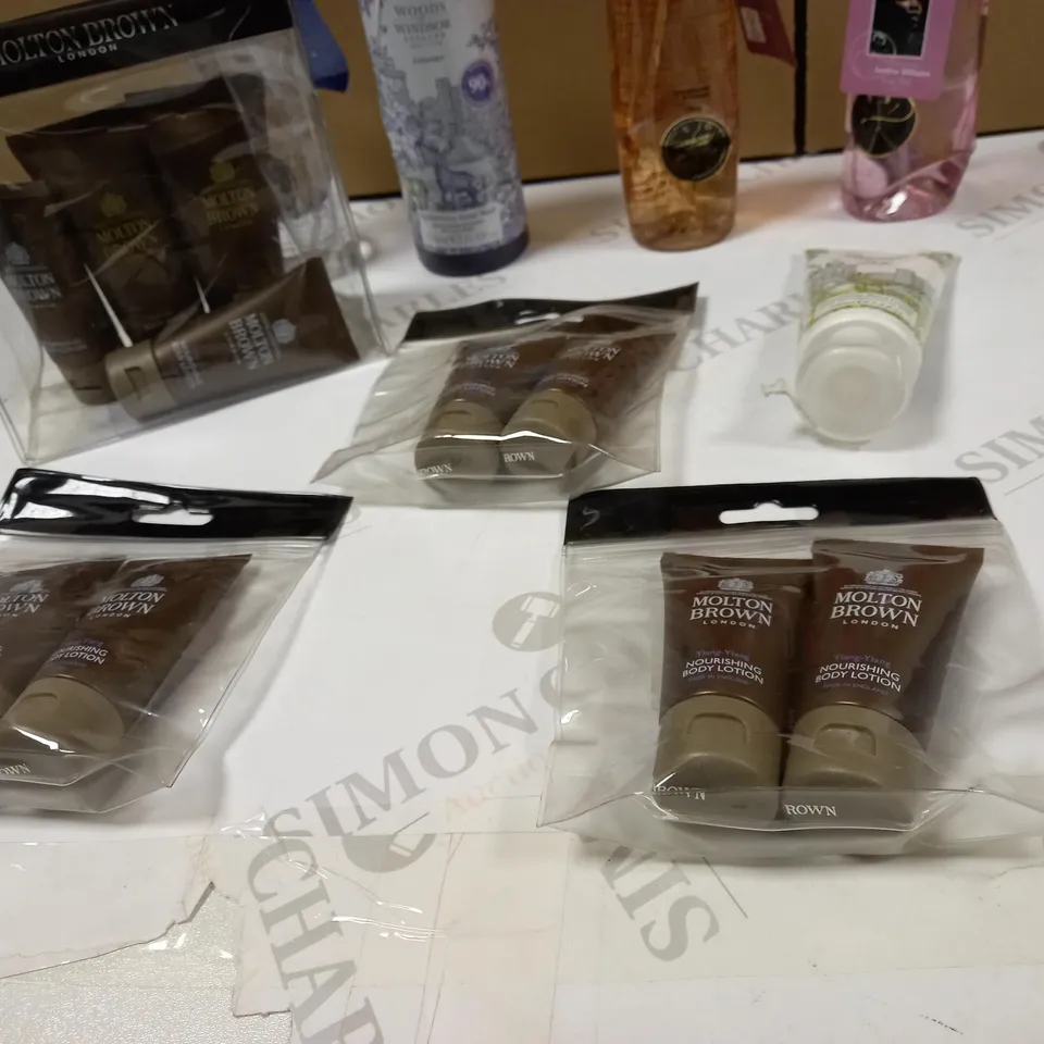 LOT OF APPROX 9 ASSORTED BEAUTY PRODUCTS TO INCLUDE: MOLTON BROWN, WOODS OF WINDSOR, PINK