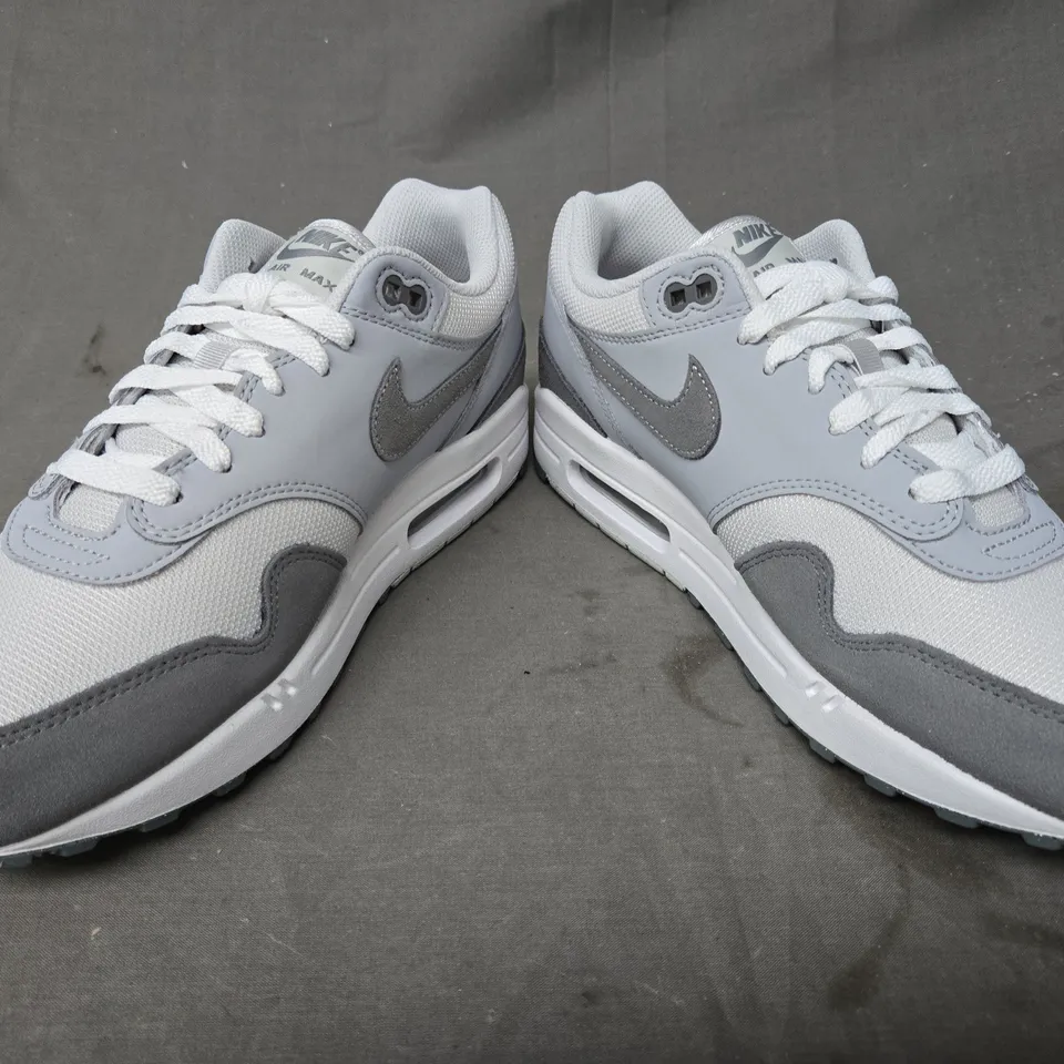 BOXED PAIR OF NIKE AIR MAX 1 SHOES IN PHANTOM DUST/SMOKE GREY UK SIZE 9