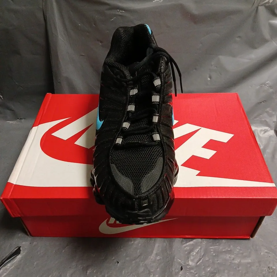 BOXED PAIR OF NIKE SHOX TL TRAINERS - 6
