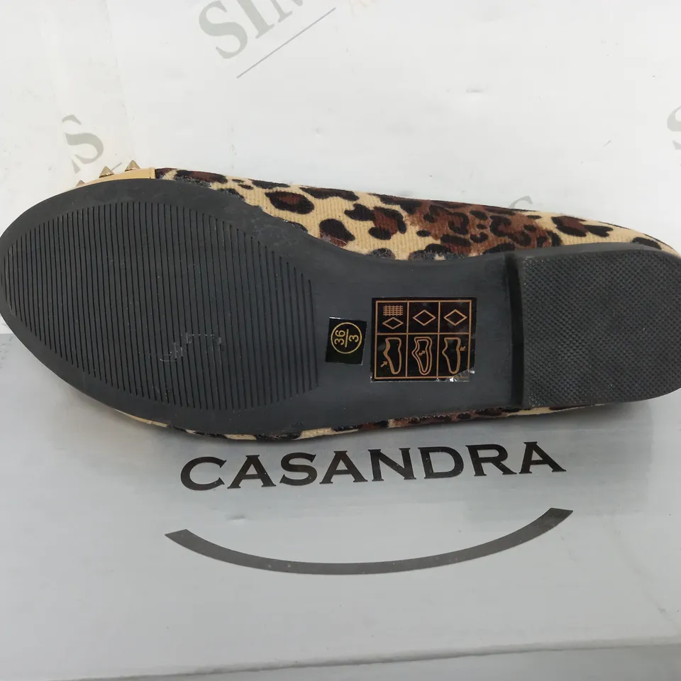 FLAT HEELED LEOPARD PRINT GOLD SPIKEY TOE SHOE SIZE 3