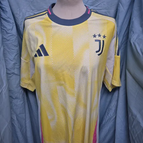 ADIDAS JUVENTUS FOOTBALL JERSEY – SIZE XL