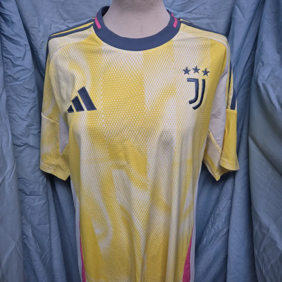 ADIDAS JUVENTUS FOOTBALL JERSEY – SIZE XL