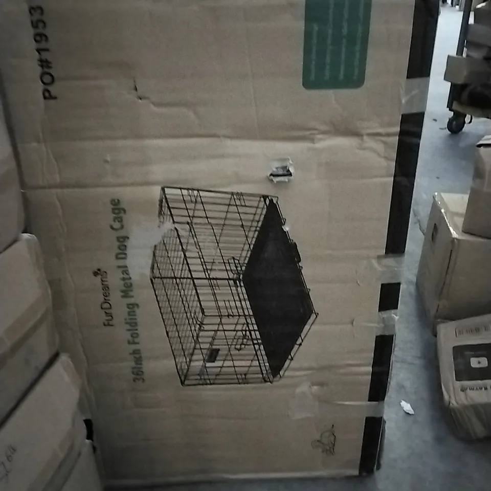 BOXED FURDREAMS 36INCH FOLDING METAL DOG CAGE 