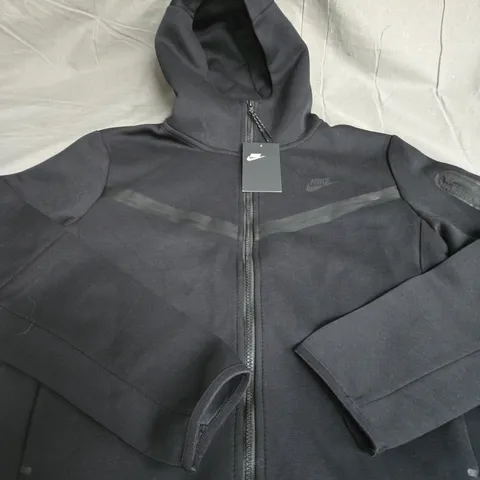 NIKE LOGO TECH JACKET SIZE M