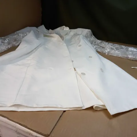 DESIGNER WHITE/LACED SLEEVED BLAZER DRESS - SIZE 20