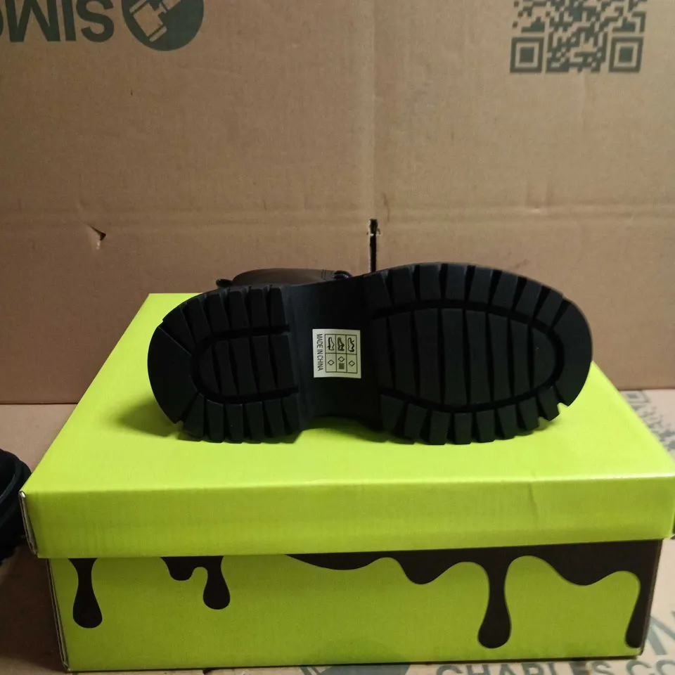 KOI KIDZ MAGIC DREAMERS LACE UP BOOTS BLACK SIZE 11